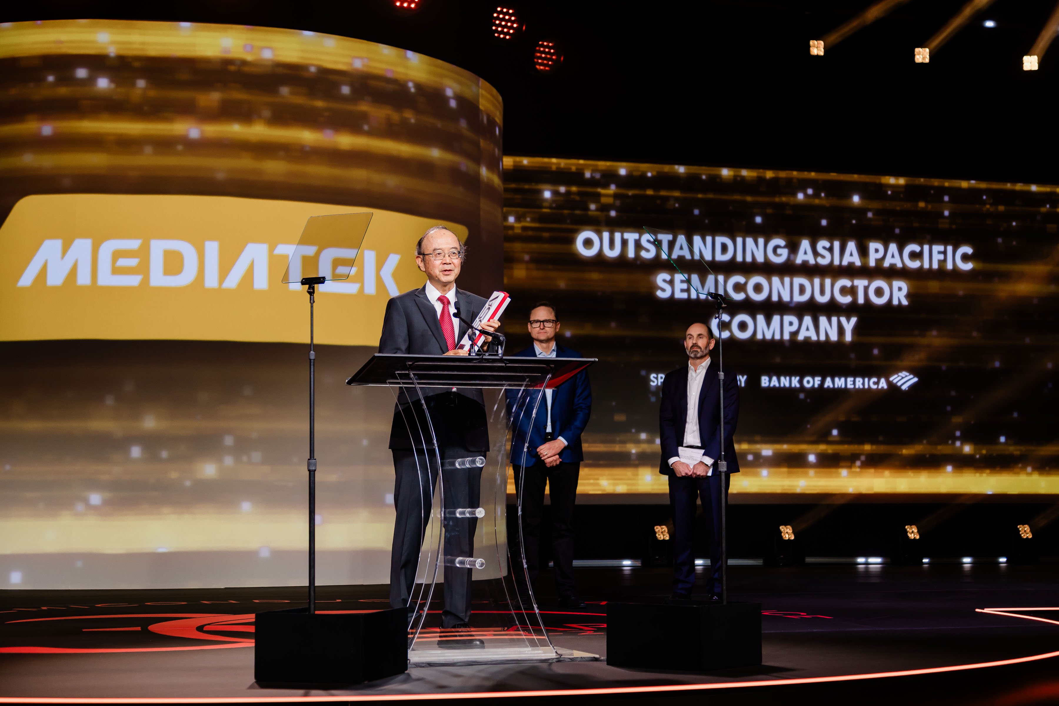 241205-204307-j-0939